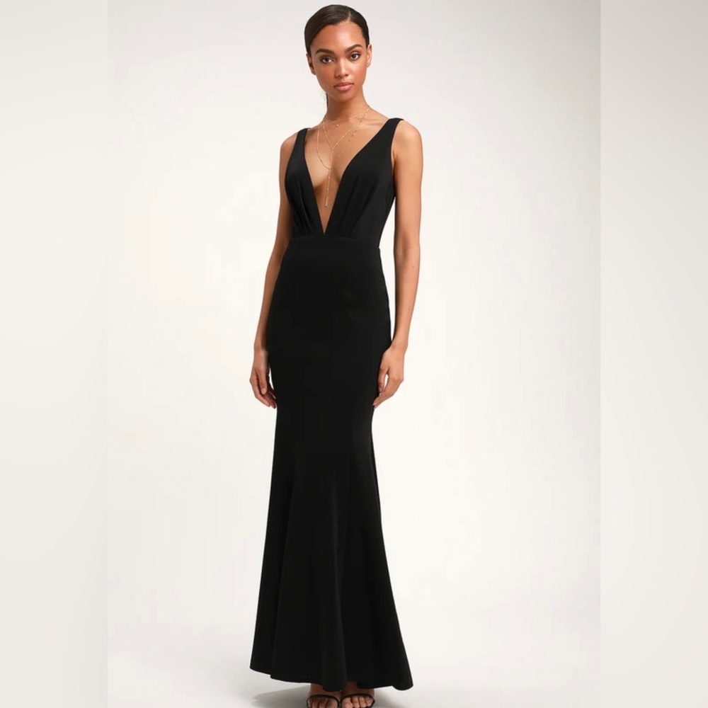 Adelina Black Sleeveless Mermaid Maxi Dress from Lulus. Never worn. Size medium.